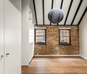 Walk-Everywhere Lifestyle | Renovated Two-Bedroom Terrace - Photo 5