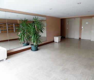 DUPLEX NON MEUBLÉ AVEC BALCON ET GARAGE, PROCHE CENTRE VILLE - Photo 2