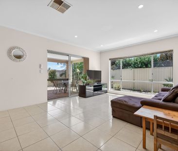 Modern Comfort in Madeley - Photo 4