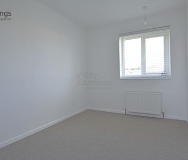 3 Bedroom Mid Terraced House - Photo 6