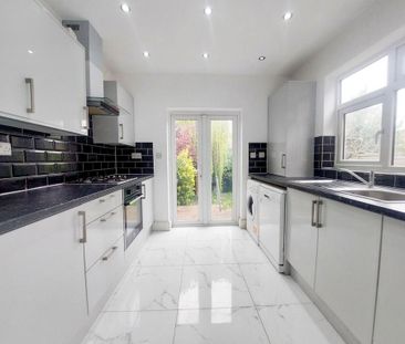 3 bedroom terraced house to rent - Photo 5