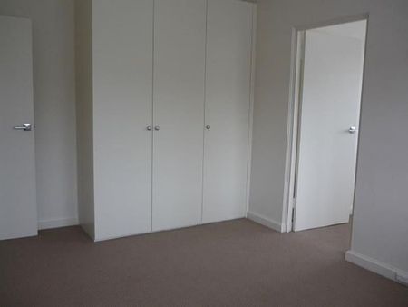 MODERN LIVING CLOSE TO THE BEACH ONE BEDROOM + STUDY - Photo 4