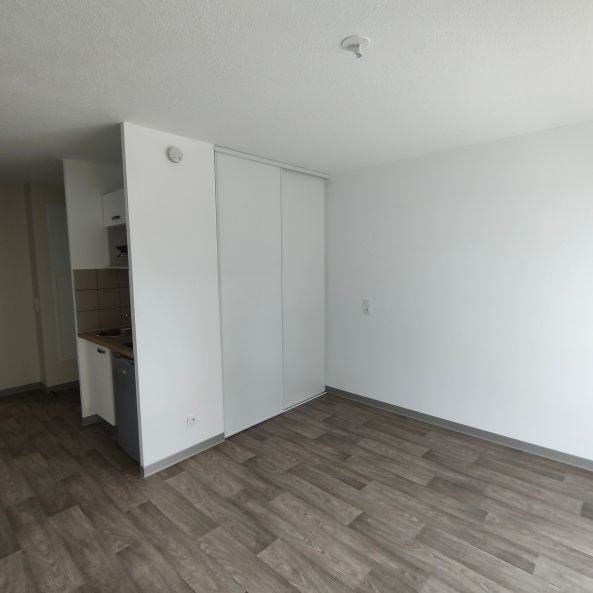 Location Appartement 1 pièce 22m² FRANQUEVILLE ST PIERRE 76520 - Photo 1