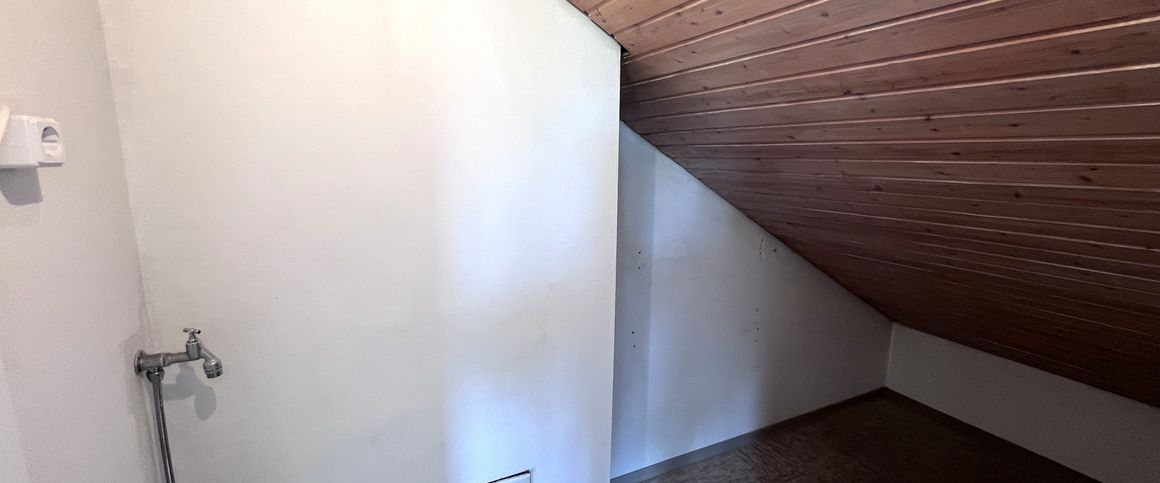 Helle modernisierte Maisonettewohnung mit zwei Schlafzimmern, Balkon, Aufzug und Stellplatz in Hüls - Photo 1