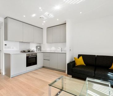 Studio to rent - Photo 1