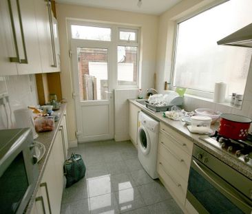 3 bedroom semi-detached house to rent - Photo 6