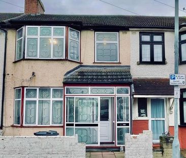 3 bedroom terraced house to rent - Photo 6