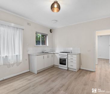 GROUND FLOOR UNIT IN PRIME LOCATION! - Photo 6