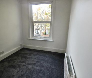 3 bedroom end of terrace house to rent - Photo 6