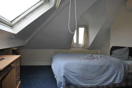 239 HARBORNE LANE - Photo 4