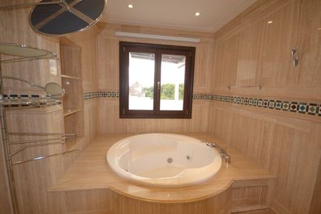 Apartment in Sierra Blanca, Costa del Sol - Photo 5