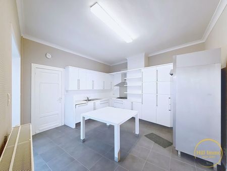 Te huur: Charmante rijwoning met authentieke gevel in het centrum van Kemmel (Heuvelland) - Photo 2