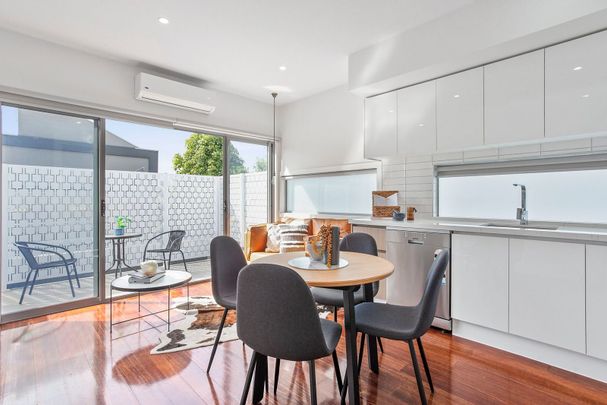 8/5 Queen Street, Essendon VIC 3040 - Photo 1