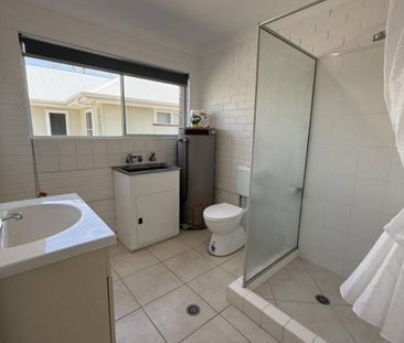 Coastal Living in a Quiet Street - Walk to the Beach - Photo 6