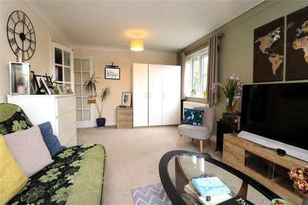 Woking, Surrey, GU22 - Photo 5