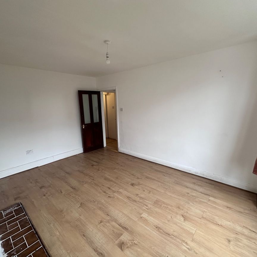 4 Bed Semi-Detached House, Ringwood Crescent, NG8 - Photo 1