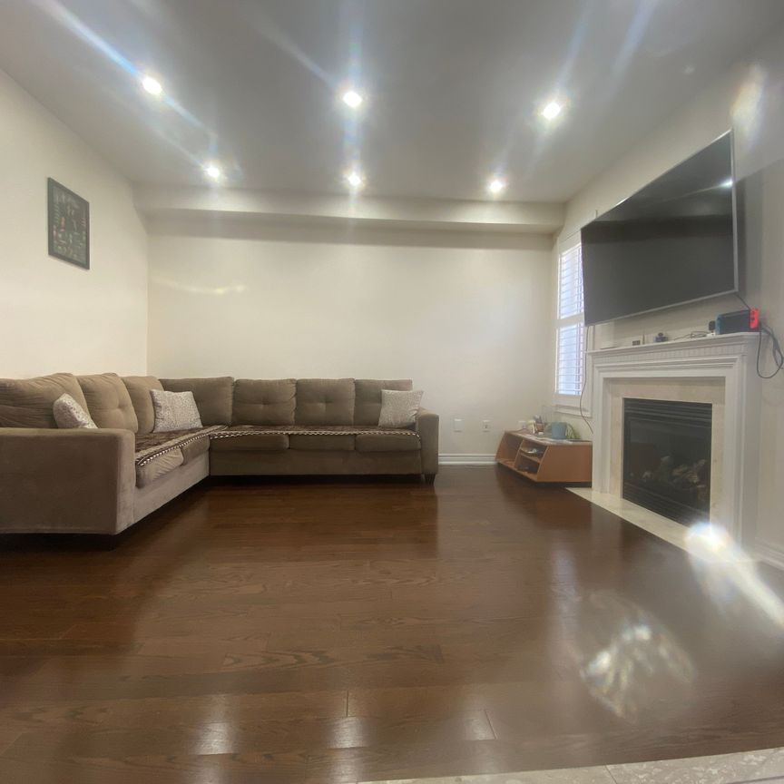 For Lease - 22 Relton Circle, Brampton, Ontario - Photo 1