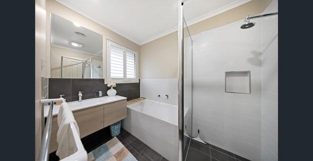 BEAUTIFULLY RENOVATED IN PRIME LOCATION - Photo 1