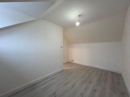 4 bedroom flat to rent - Photo 2