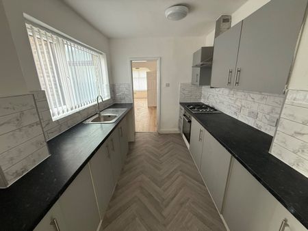 3 Bed Terraced House, Lampeter Road, L6 - Photo 3