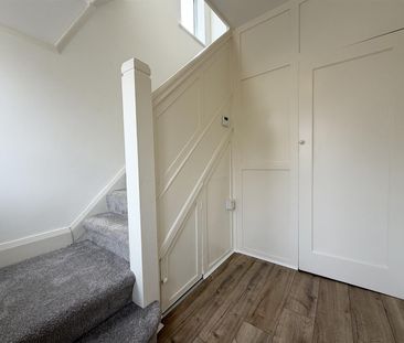 Western Avenue, Bromborough - Photo 1