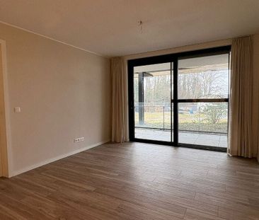 Appartement te huur in Genk voor € 850 met 1 slaapkamer - Photo 2
