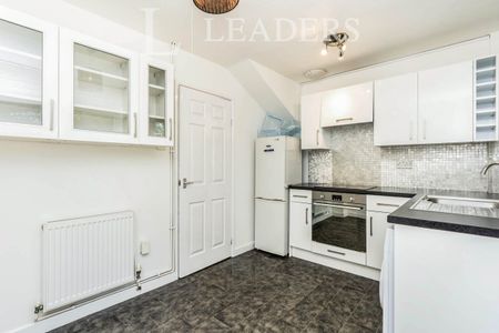 2 bedroom house to rent Woodstock Close, Hedge End, Southampton, SO30 - Photo 3