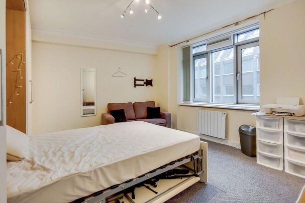 Studio to rent - Photo 1