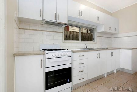 16 Dennis Street, Northcote - Photo 3