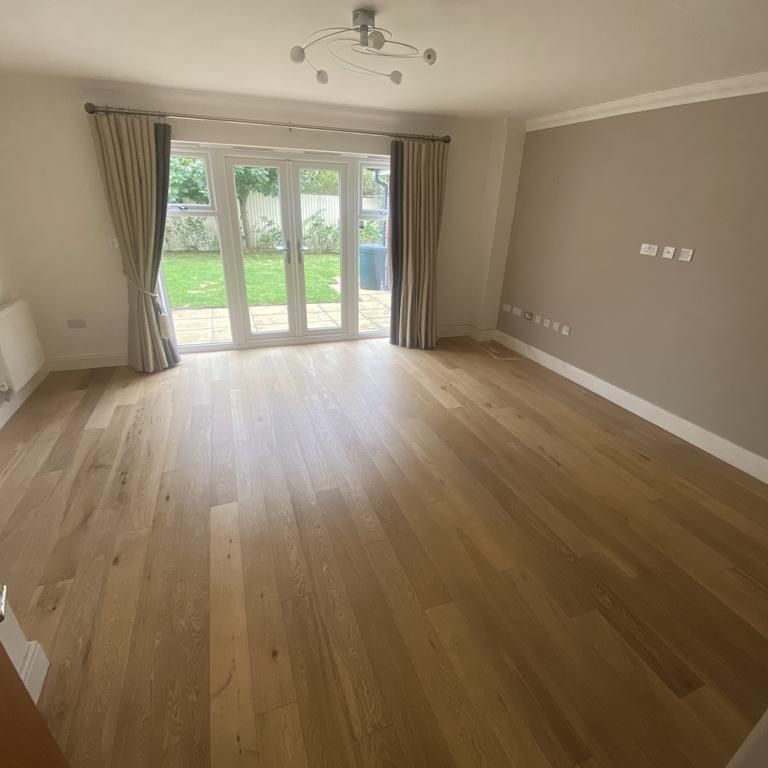 5 bedroom property to rent - Photo 1