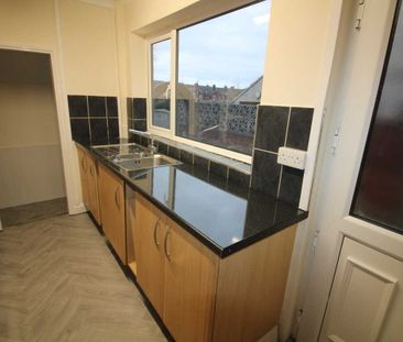 3 bed Terraced - Photo 6