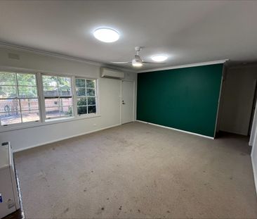 Neat 3-Bedroom Beauty - Photo 1