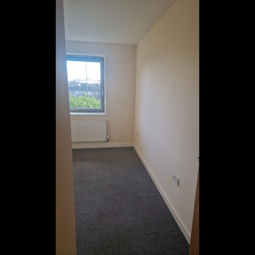 2 Bed Flat, Wyck Beck Road, BS10 - Photo 1