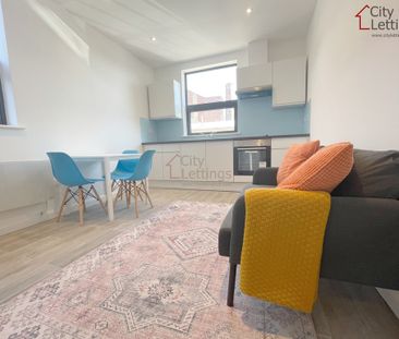 2 Bedroom Flat - Photo 2