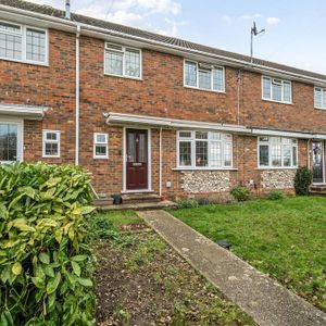 3 bedroom terraced house to rent - Photo 2