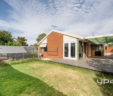 Perfect Family Living in a Prime Sunbury Location - Photo 5