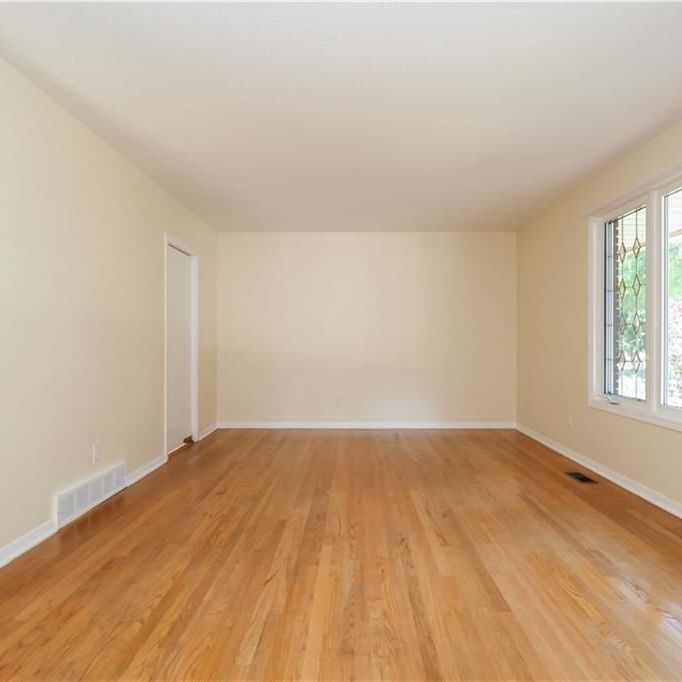 For Lease - 761 Garner Avenue, Billings Bridge - Riverside Park and Area, Ontario - Photo 1