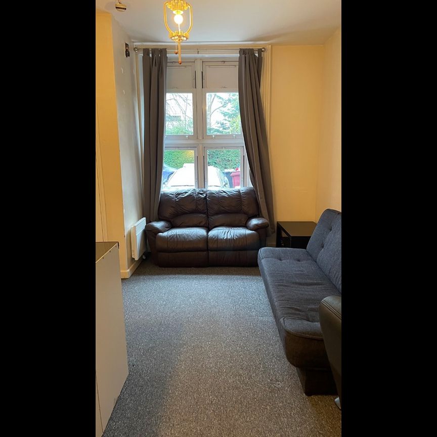 1 Bed Flat, Bulmershe Road, RG1 - Photo 1