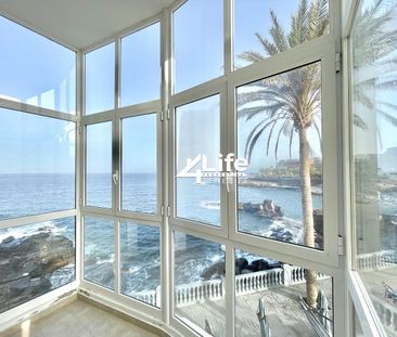 SPACIOUS BEACHFRONT PENTHOUSE - Photo 3