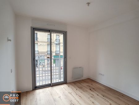 T3 beaux-arts avec stationnement possible - Photo 3