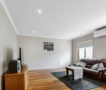 20 Limonium Crescent, Lyndhurst VIC - Photo 2