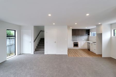 Townhouse Living - Photo 4