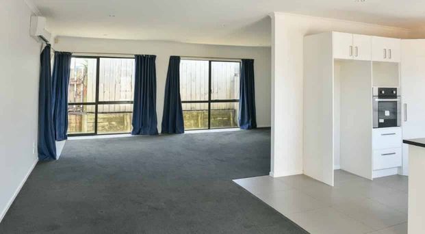 Modern 3 bedroom home in fantastic location - Photo 1