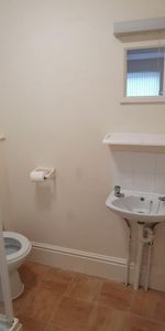 Ground floor flat to rent - Photo 3