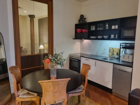 Classic Apartment Modern Day Living - Photo 5