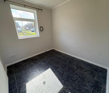 2 bedroom semi-detached house to rent - Photo 6