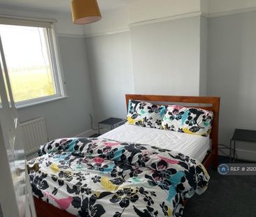 3 bedroom terraced house to rent - Photo 4