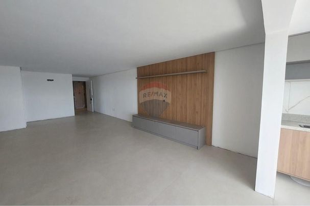 FONTAINEBLEAU RESIDENC - Photo 1