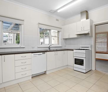 26 Heathfield Rise, Box Hill North. - Photo 5