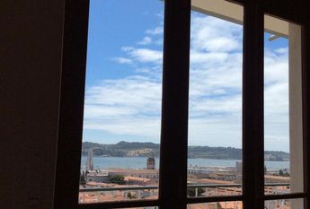 2 Bedroom Apartment with balcony, Belém, Lisboa